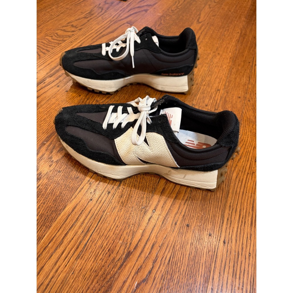New Balance 327 Black White Gum Suede Retro Sneakers Women's Size 9 WS327BL